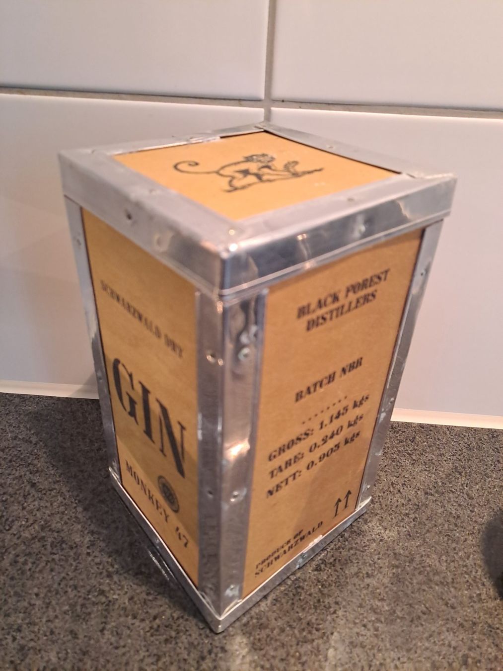 Monkey 47 Bevande alcoliche: Monkey 47 Gin Distiller's Cut 2015 mit Goldring und Box – Nuovo e nell'imballaggio originale da Elsau venduto da Kellerraeumung 7
