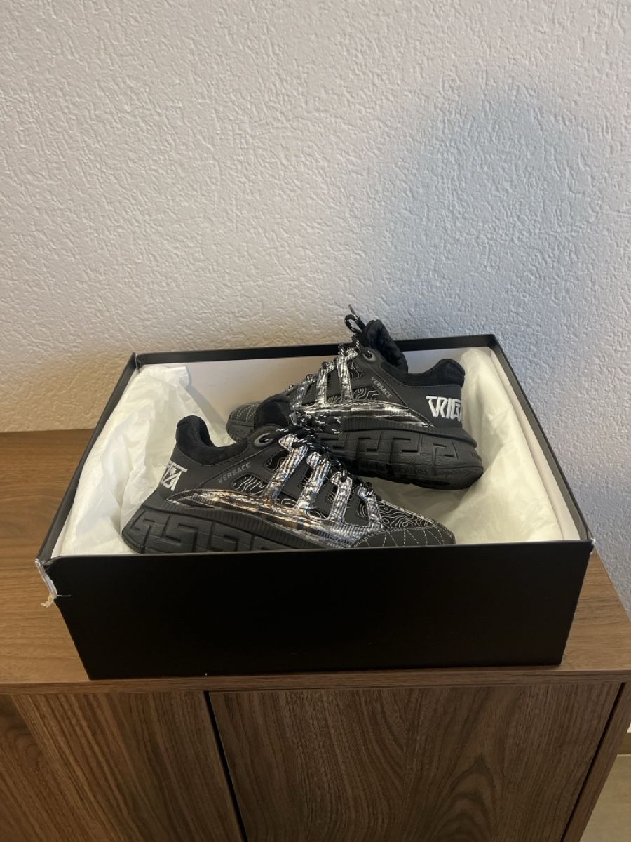 Scarpe da uomo: Versace sneaker T37 – Nuovo (secondo la descrizione) da Monthey venduto da srn_z9ww 1