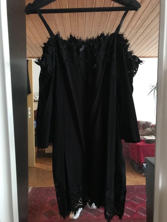 Robe noire even & odd taille s (Neu und originalverpackt) in Echallens für CHF 10 - mit