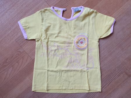 T-Shirt der Grösse 86
