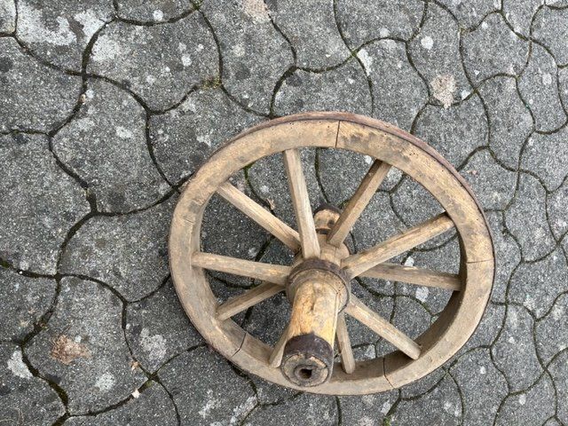 Pneumatici & Ruote complete: Antikes Holzrad Durchmesser ca. 60 cm – Usato da Altbüron venduto da Februar26 3