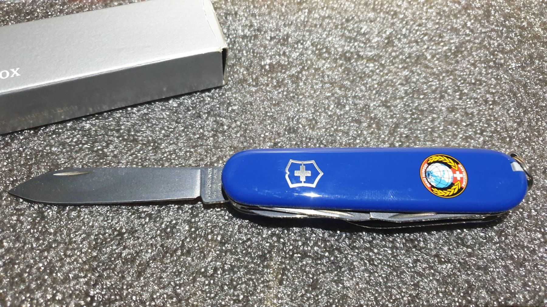 Victorinox Coltelli tascabile: Peace Support Victorinox Blau Climber Sackmesser – Nuovo (secondo la descrizione) da Val D Illiez venduto da SnowRoof 2