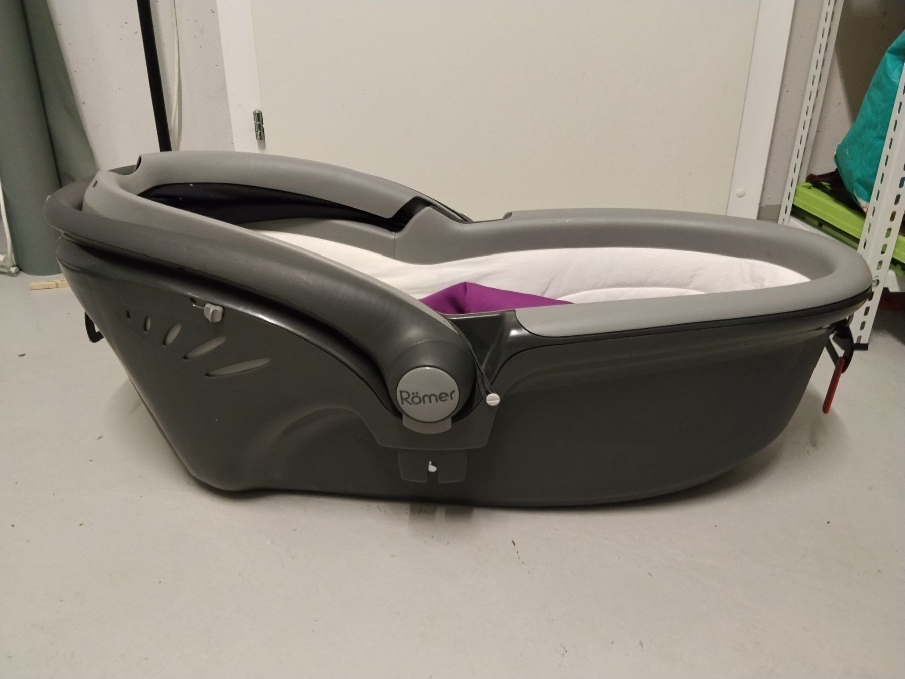 Britax Römer Auto-Kindersitze: Römer Babysafe Sleeper – Gebraucht aus Aadorf von Doneen