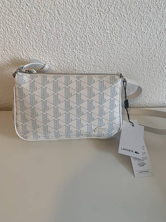 Lacoste Borse da donna: Lacoste Shoulder Bag Handtasche – Nuovo (secondo la descrizione) da Lenzburg venduto da norakoepfli