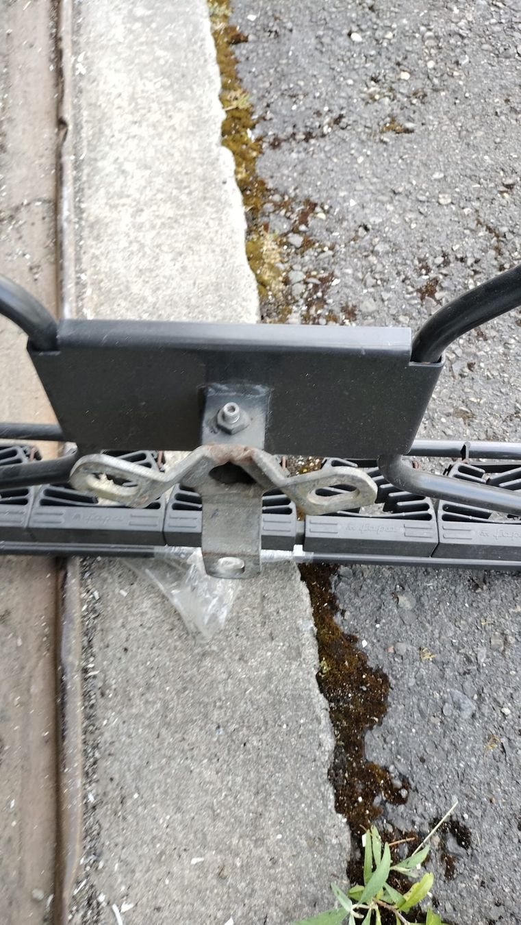 Autres accessoires p. véhicule: Skiträger Pajero Reserverad – D'occasion à Wynau par jolimeela 2