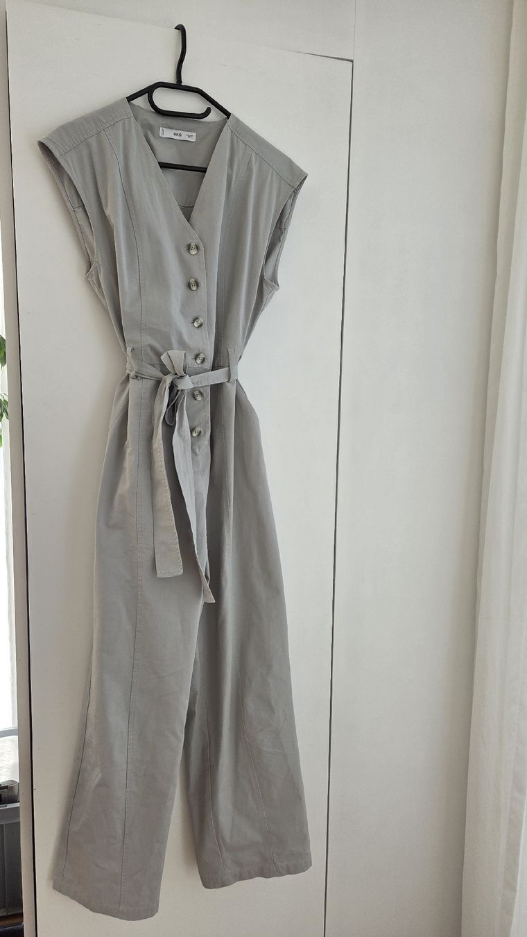 Mango Tute: Overall Grösse 40/M MANGO, grey – Nuovo (secondo la descrizione) da Hausen am Albis venduto da pear04 2