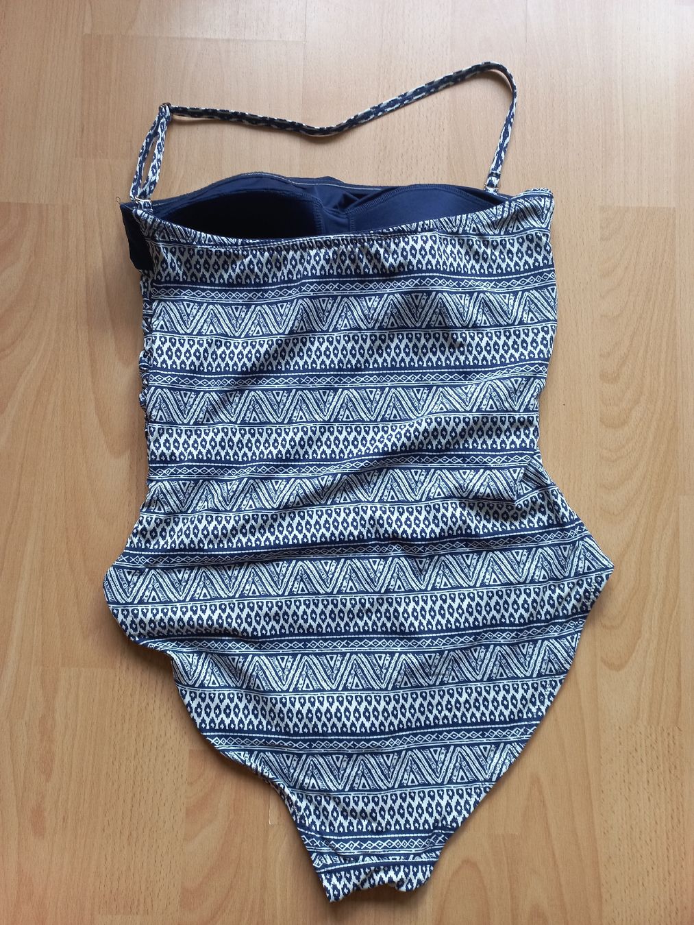 Costumi da bagno & Bikini: Badeanzug gemustert dunkelblau/weiss Gr.42 – Usato da Bauma venduto da riina.w 2