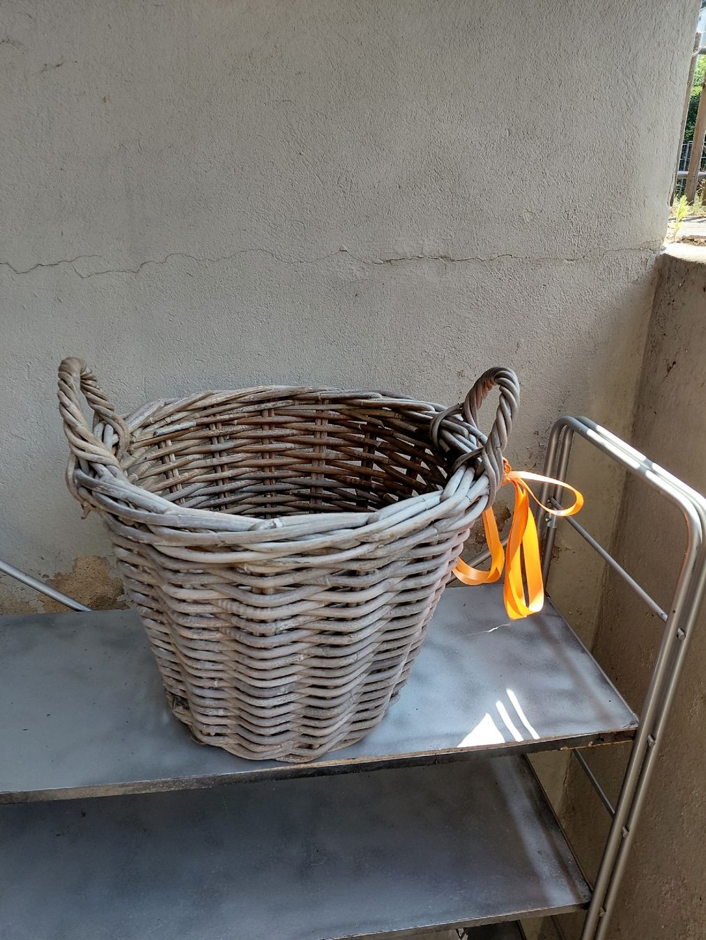 Sonstiges für Haushalt & Wohnen: robuster Korb grau d42xh33cm – Gebraucht aus zuchwil von parson65 1