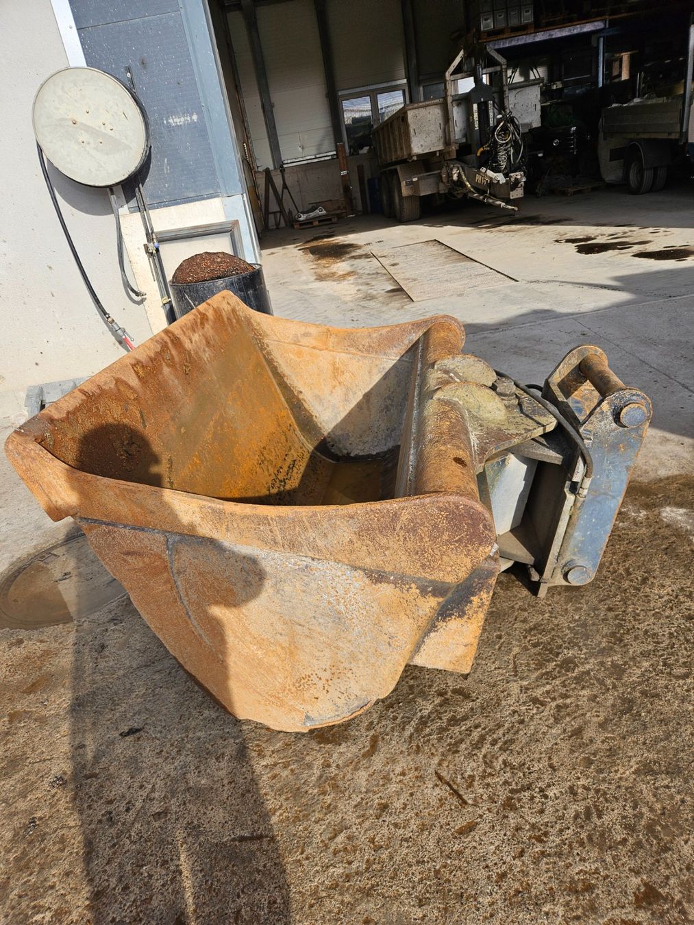 Komatsu Escavatori: Böschungslöffel Bagger 20-25t – Usato da Steinen venduto da Tmec 1