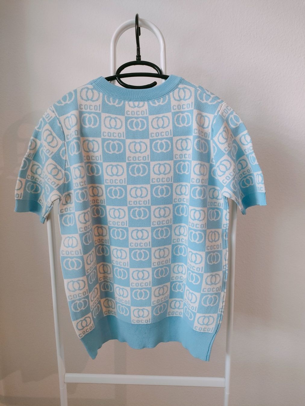 T-shirt: Modisches T-Shirt in hellblau mit Muster – Nuovo (secondo la descrizione) da Dietikon venduto da MJ_Sporting 1