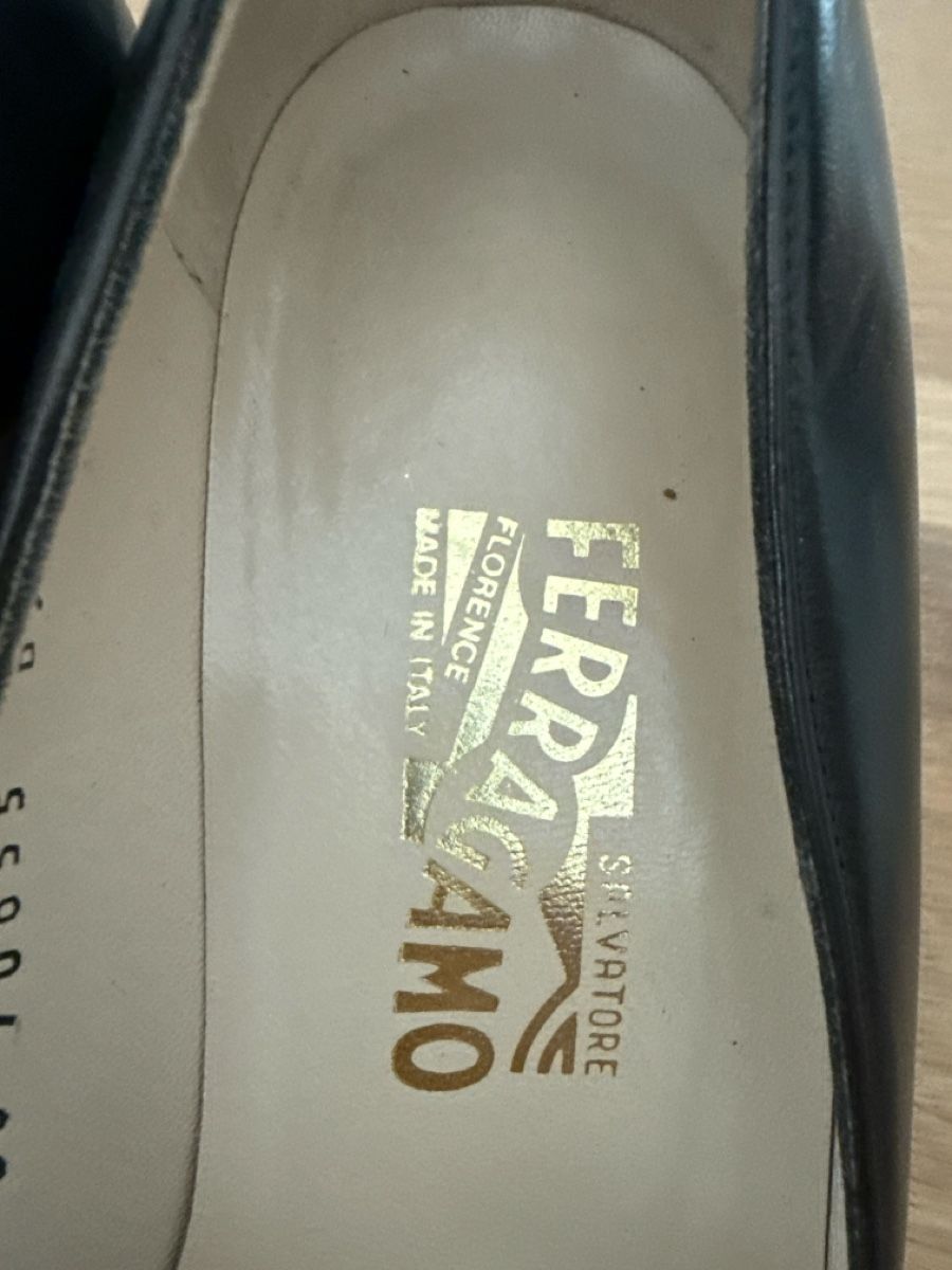 Salvatore Ferragamo Damenschuhe: Salvatore Ferragamo Pumps – Gebraucht aus Wallisellen von mriz 1