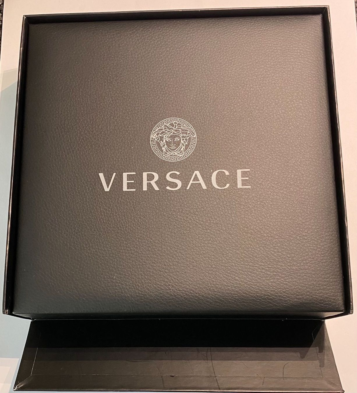 Versace Catenine: Versace Halskette mit Anhängern – Nuovo e nell'imballaggio originale da Oberaach venduto da Dandy2021 6