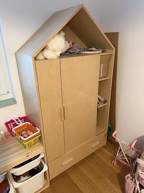 Armadi: Kleiderschrank Kinderzimmer  – Usato da Affoltern am Albis venduto da nik_hy6r