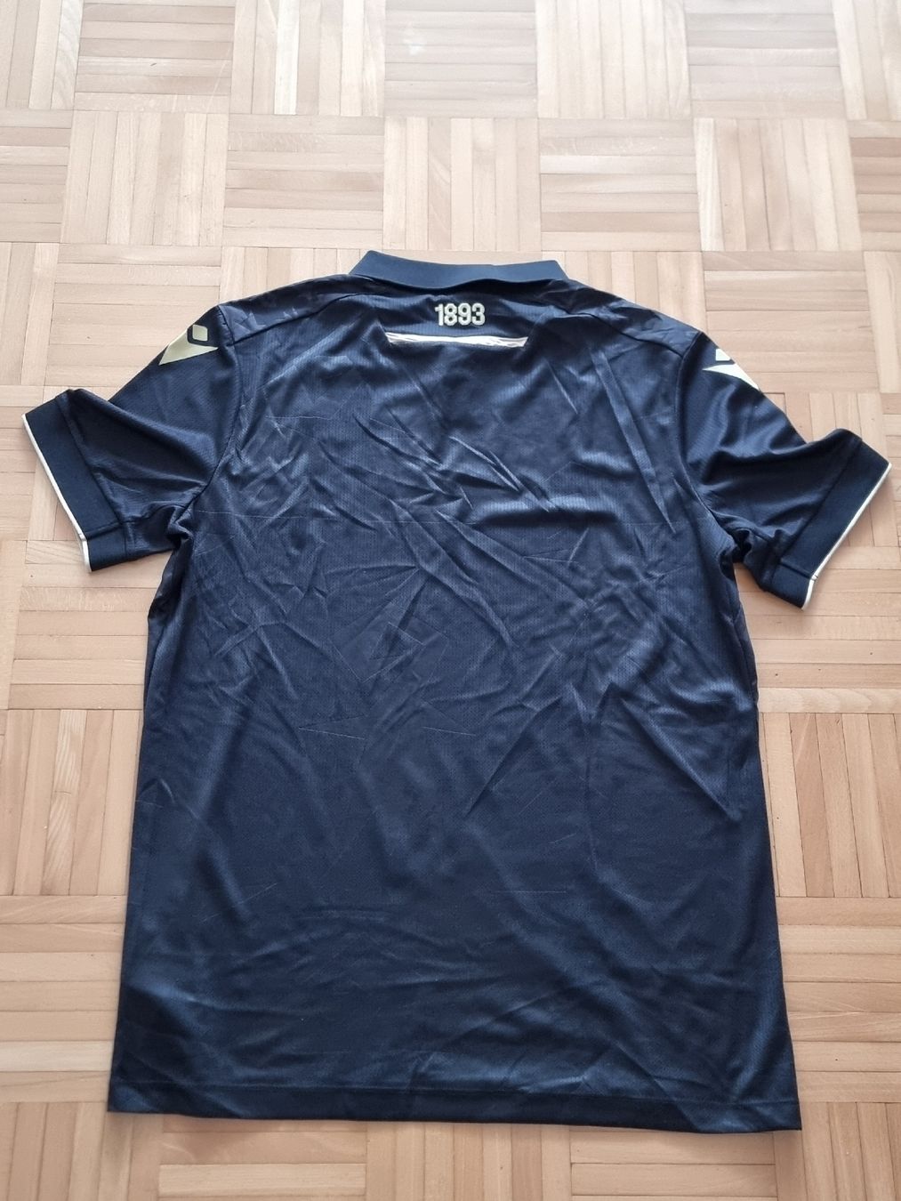 FC Basel Canottiere & Pantaloni: FC Basel 2023-2024 Drittes Trikot – Usato da Suhr venduto da SariLacivert1907 1