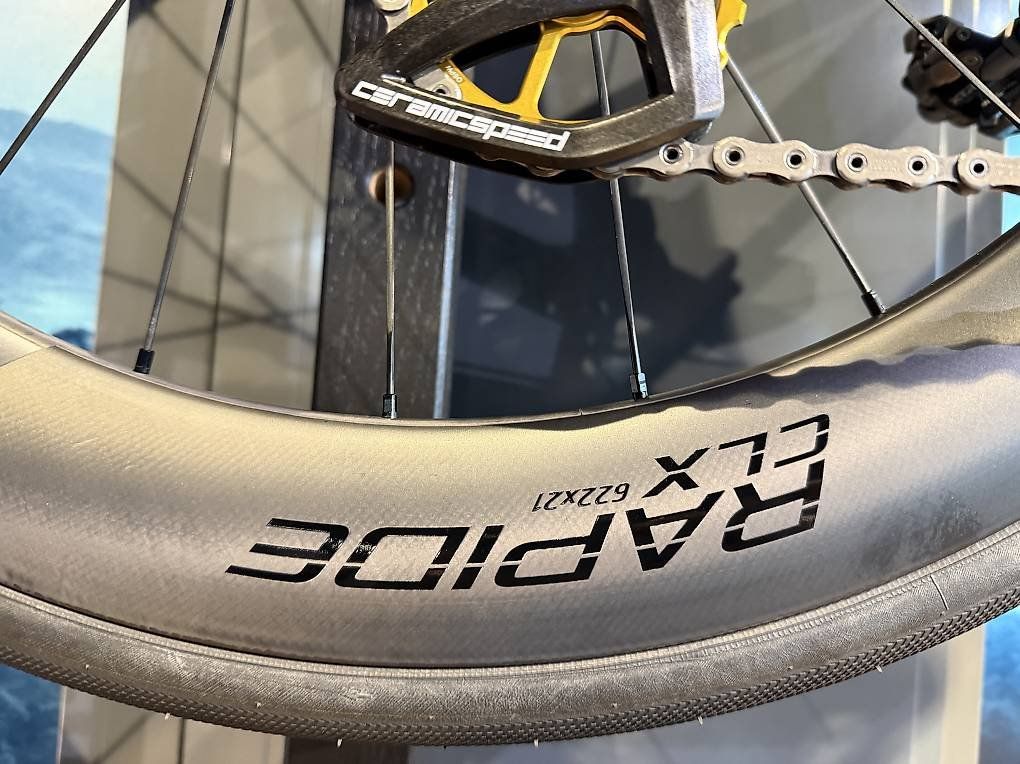 Pneus & Kompletträder: Specialized Roval Rapide CLX II White Rear Wheel – Gebraucht aus Zug von welcomecycles 1