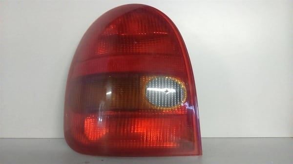 Opel Phares: Opel Corsa B Rückleuchte  > links. – D'occasion à Ibach par Zingi73