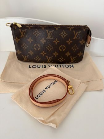 Louis Vuitton Pochette Accessoires NM en toile Monogram