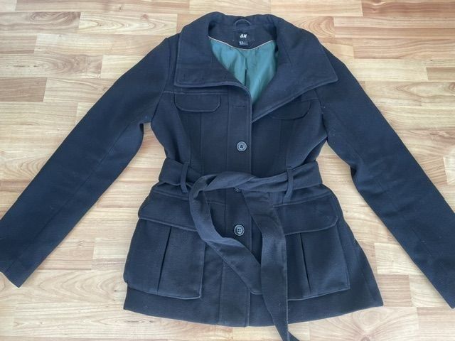 Giacche: Jacke schwarz mit Bindegürtel, Grösse 40 – Usato da Niederweningen venduto da sho_mb8y
