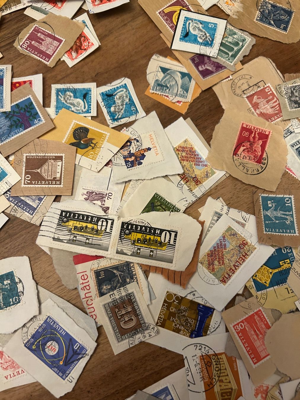 Tutti i francobolli: Schweizer Briefmarken zum Abnehmen – Usato da Unterentfelden venduto da goodproducts 1
