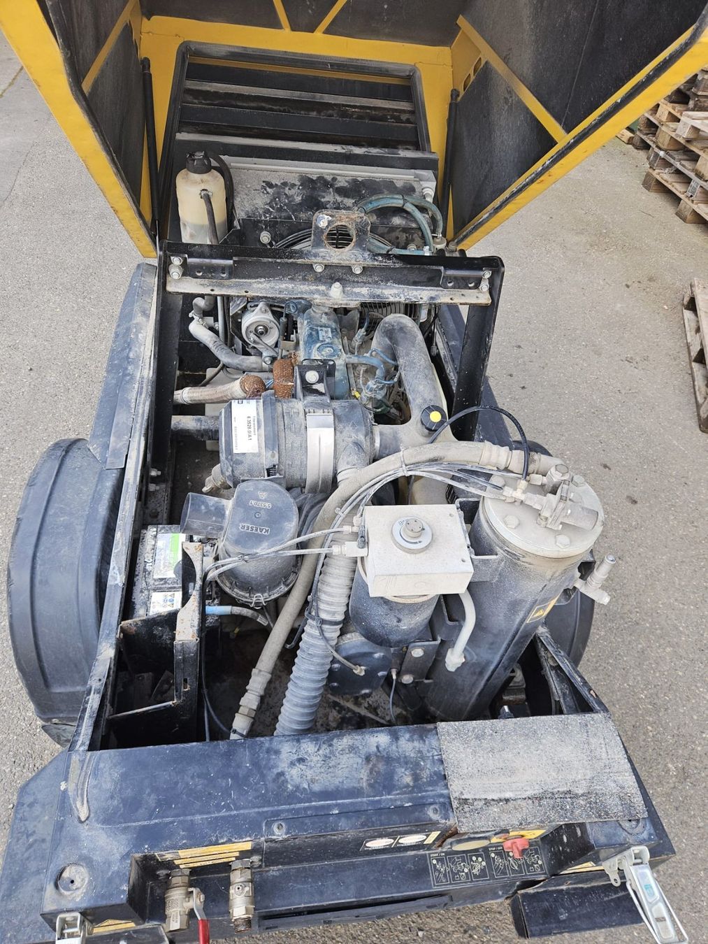 Kaeser Compressori: Kaeser M27 Kompressor | ab 1.- – Usato da Beckenried venduto da schlinggi1 3