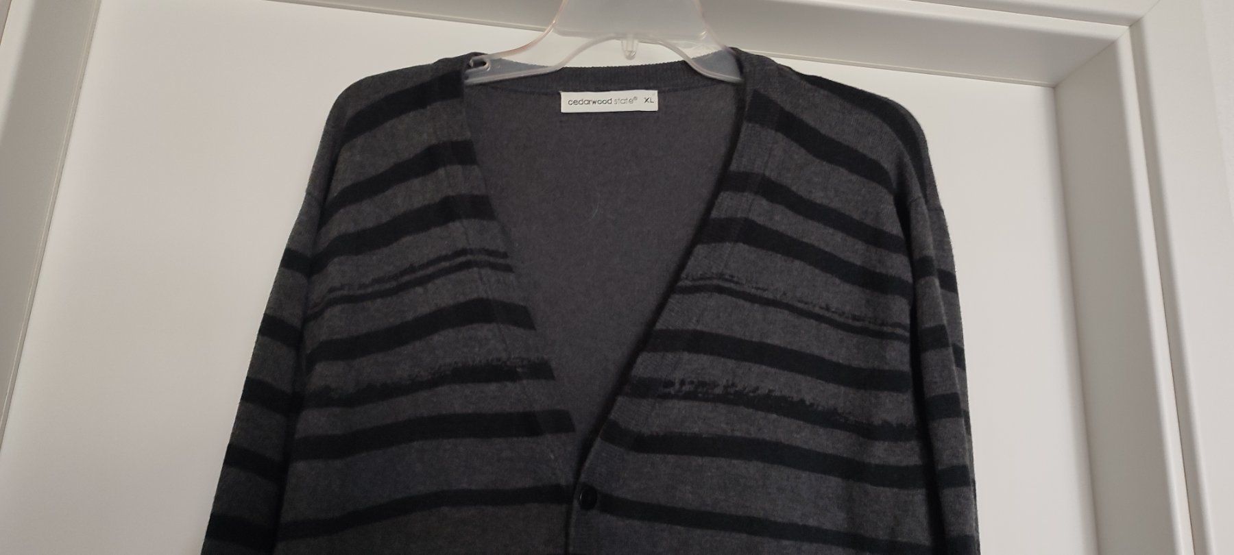 Pulls & Sweat-shirts: Pull noir/gris – Neuf (Voir description) à St-Cergue par Neviana 1