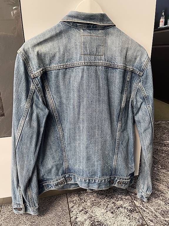 Giacche: Levis Jeansjacke Gr. M – Usato da Arni AG venduto da GerberSandra 1