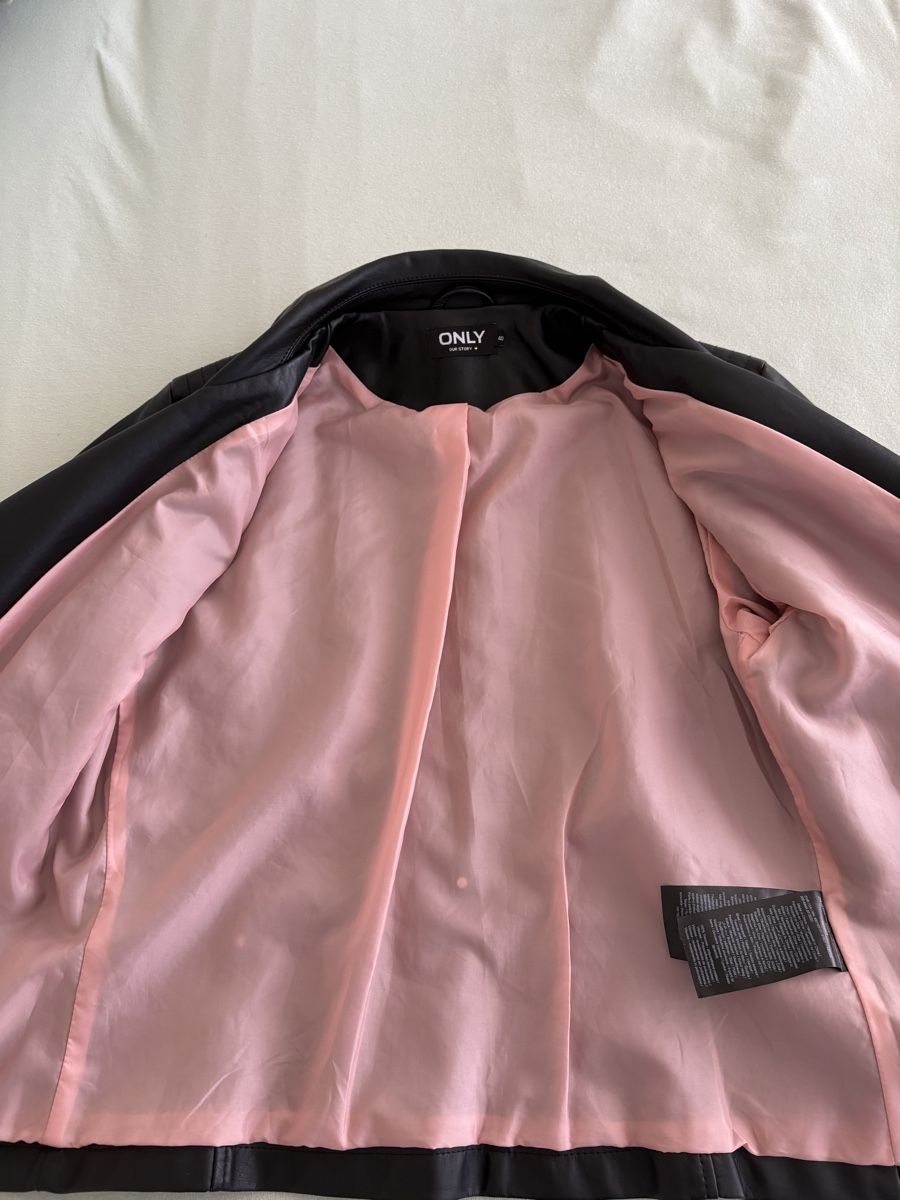 Only Giacche: Kunstlederjacke Only schwarz mit rosa Innenfutter M – Nuovo (secondo la descrizione) da Altendorf venduto da ChrisDi10 2
