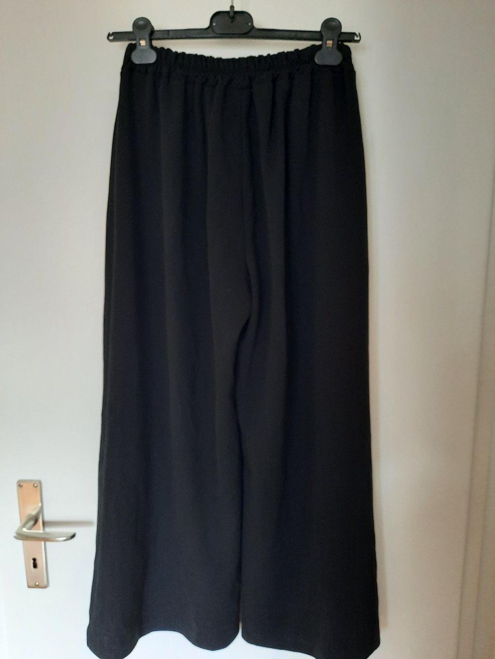 Pantaloni: Weit fallende, bequeme Hose – Usato da Aathal-Seegräben venduto da MahoMalu 2