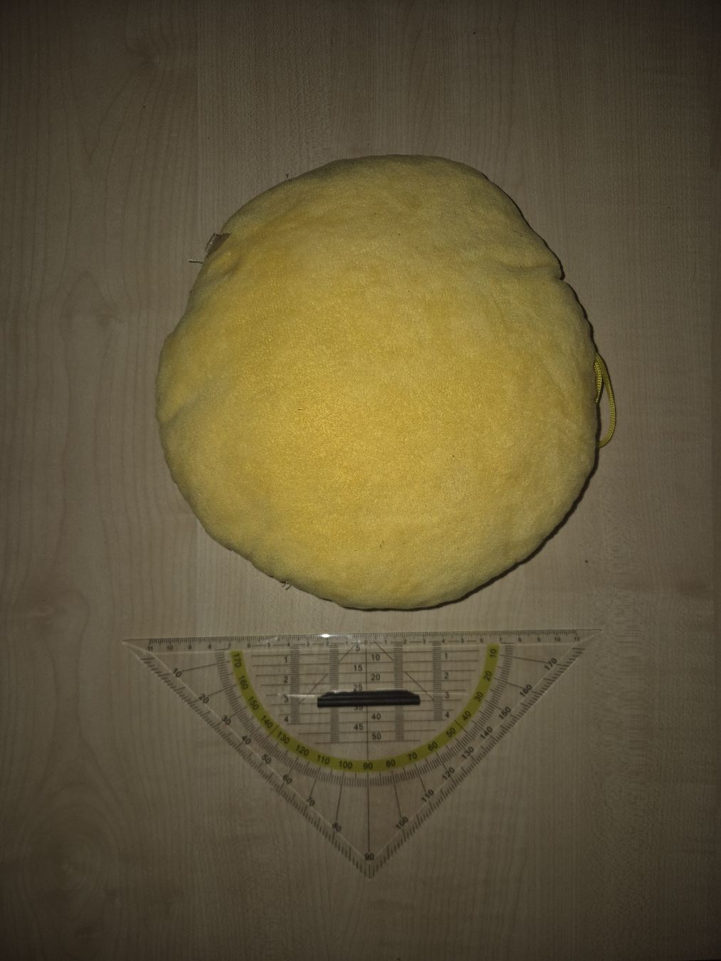 Cuscini: Kissen Zwinker Emoji – Usato da Gipf-Oberfrick venduto da Cyclodecan 1