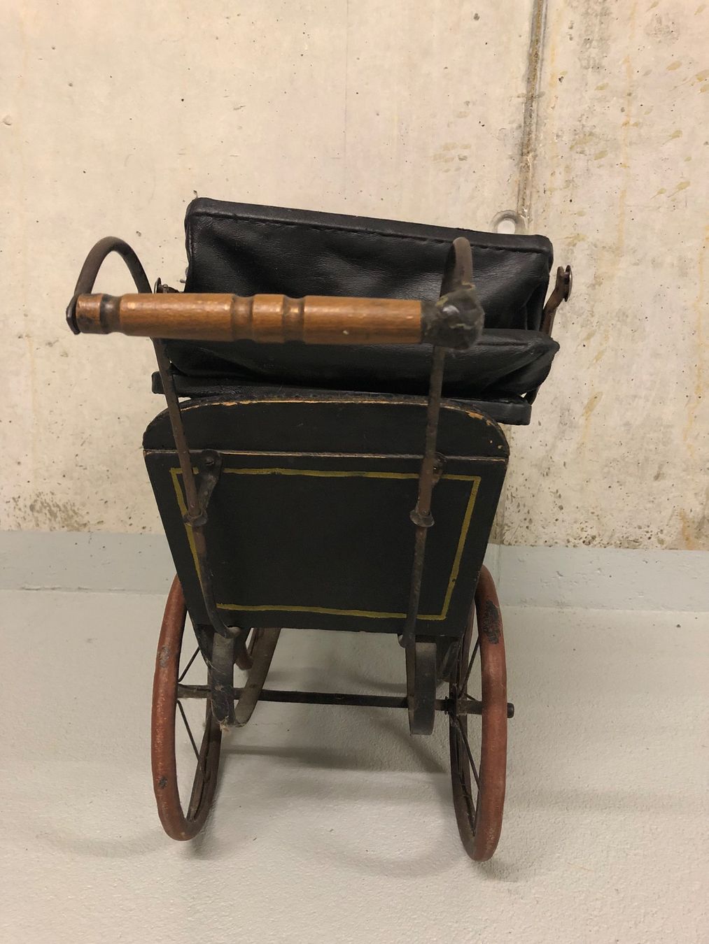 Carrozzine per bambole: Antiker Puppenwagen – Usato da Gunzwil venduto da feel_good 2
