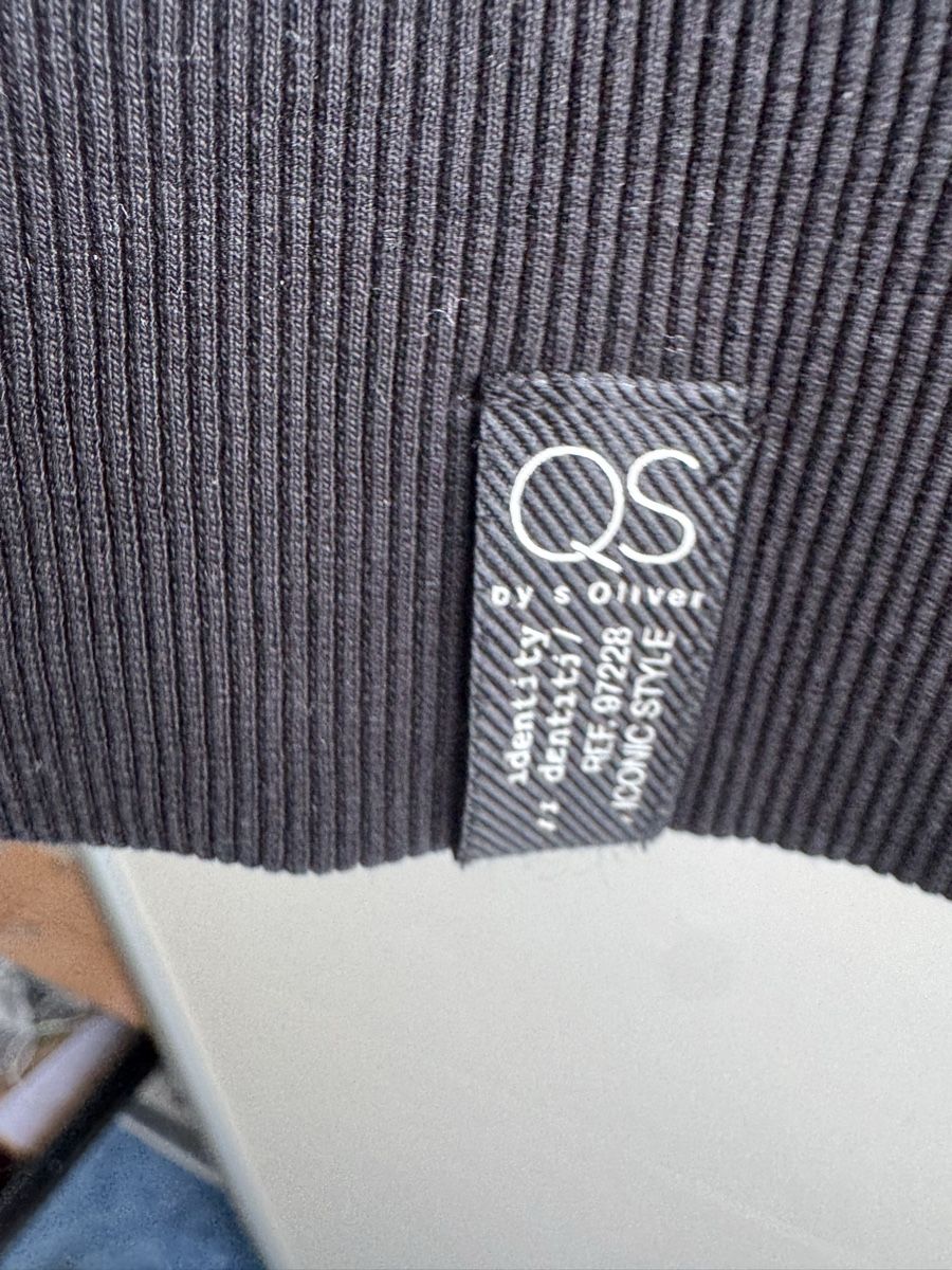 S.Oliver Pulls & Sweat-shirts: Pullover Schwarz Grösse M  – D'occasion à GOLDACH par seller01 3