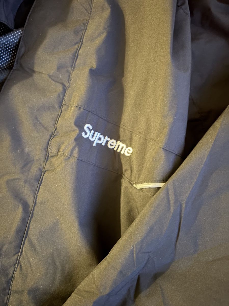 Supreme Vestes: Supreme x Umbro Gore-Tex Jacket Black Size Medium – Neuf (Voir description) à Lausanne par doa_nc5v 3