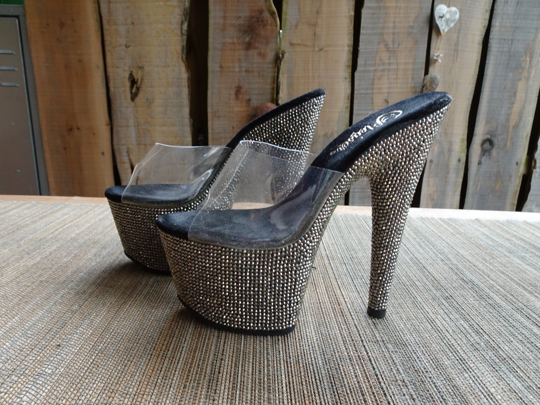 Scarpe da donna: Pleaser mega High Heels schwarz-silber Gr. 36 - 240786 – Usato da Küssnacht am Rigi venduto da Schuhe-Secondhand