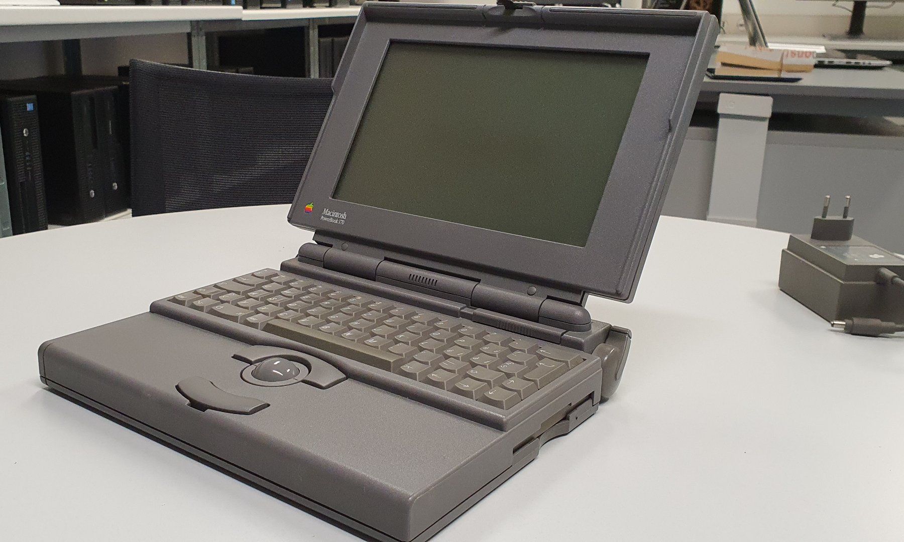 Apple Notebooks: Apple Macintosh PowerBook 170,  Jahrgang 1991 – Gebraucht aus Wald ZH von 89kingle 1