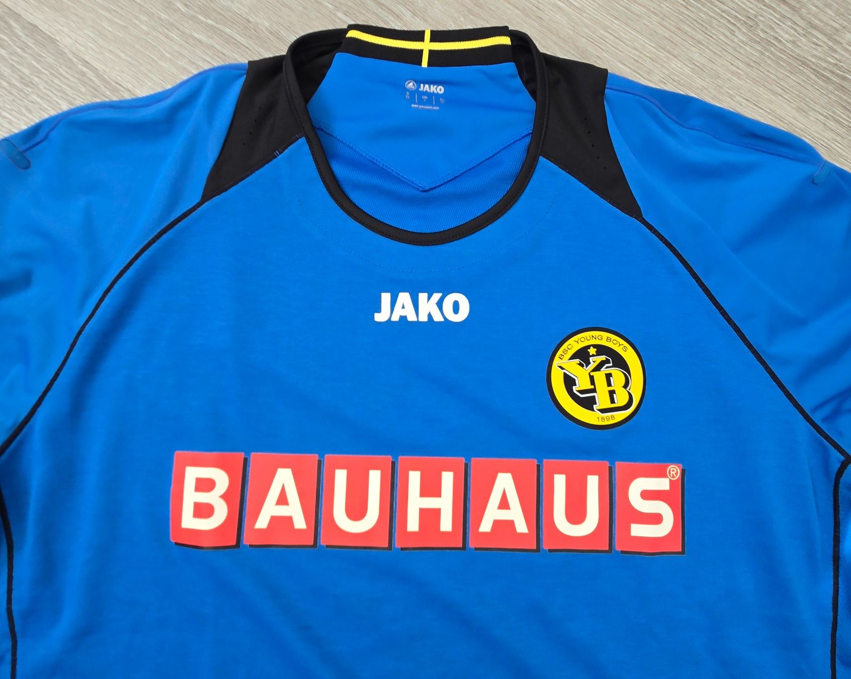 Jako Canottiere & Pantaloni: BSC Young Boys | 2012/13 | Auswärtstrikot – Usato da Zollbrück venduto da MiKron 2