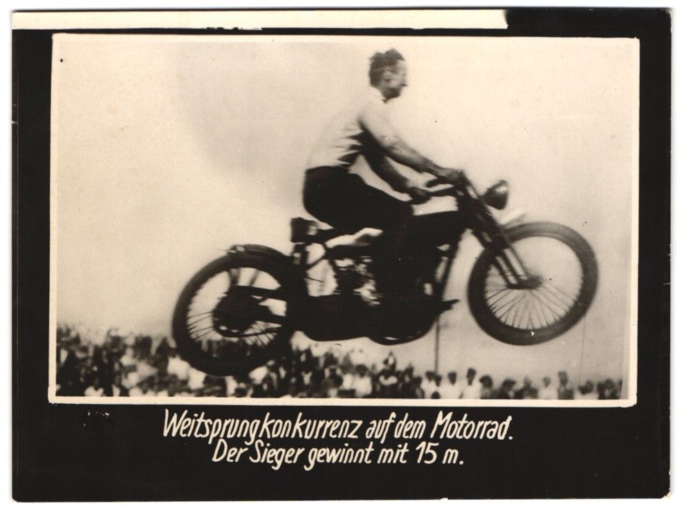 Fotografie &  Plakate: Fotografie Mann auf einem Motorrad beim  – Gebraucht aus Berlin von bartko-reher
