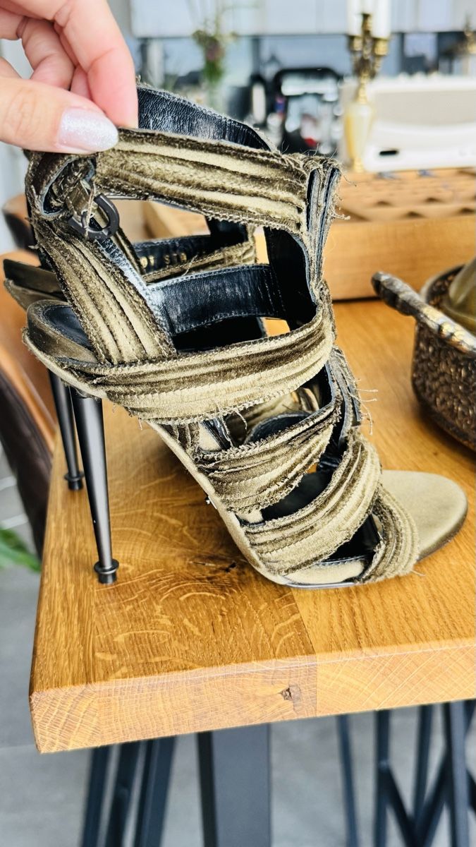 Tom Ford Damenschuhe: Tom Ford – Gebraucht aus Mörigen von TimelessFinds 3
