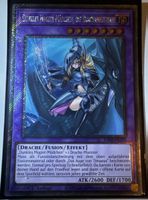 PlatinumSecretRare | Dunkles Magier-Mädchen, die Drachenritt