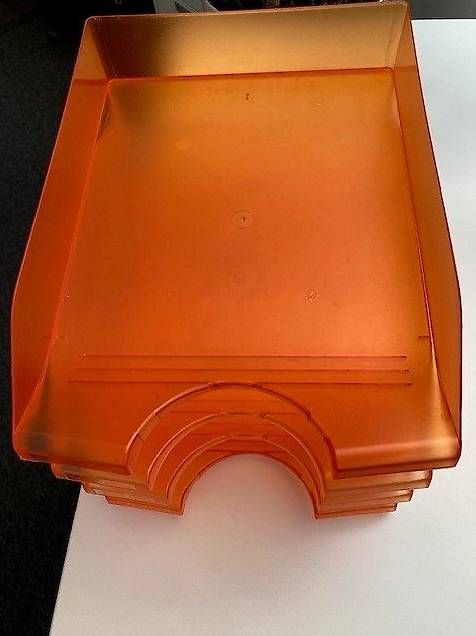 Contenitori & Simili: Dokumentenablagefach orange – Usato da Glattpark(Opfikon) venduto da humanpro 2