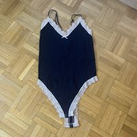 Body Stradivarius dentelle taille S (plutôt XS)
