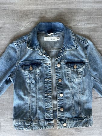 Coole Jeansjacke im used Look, Gr. S - Der perfekte Begleite