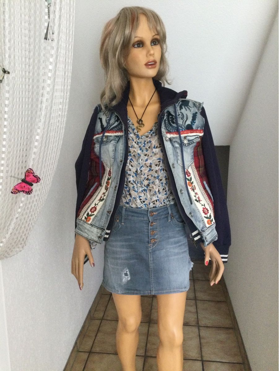 Desigual Jacken: Desigual Jeansjacke speziell – Gebraucht aus Villnachern von Anita2006 4