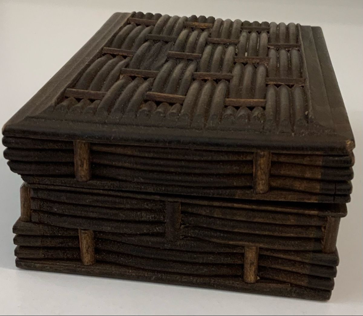Barattoli: Boîte en bois sculpté – Usato da rolle venduto da Tontonjulot 2