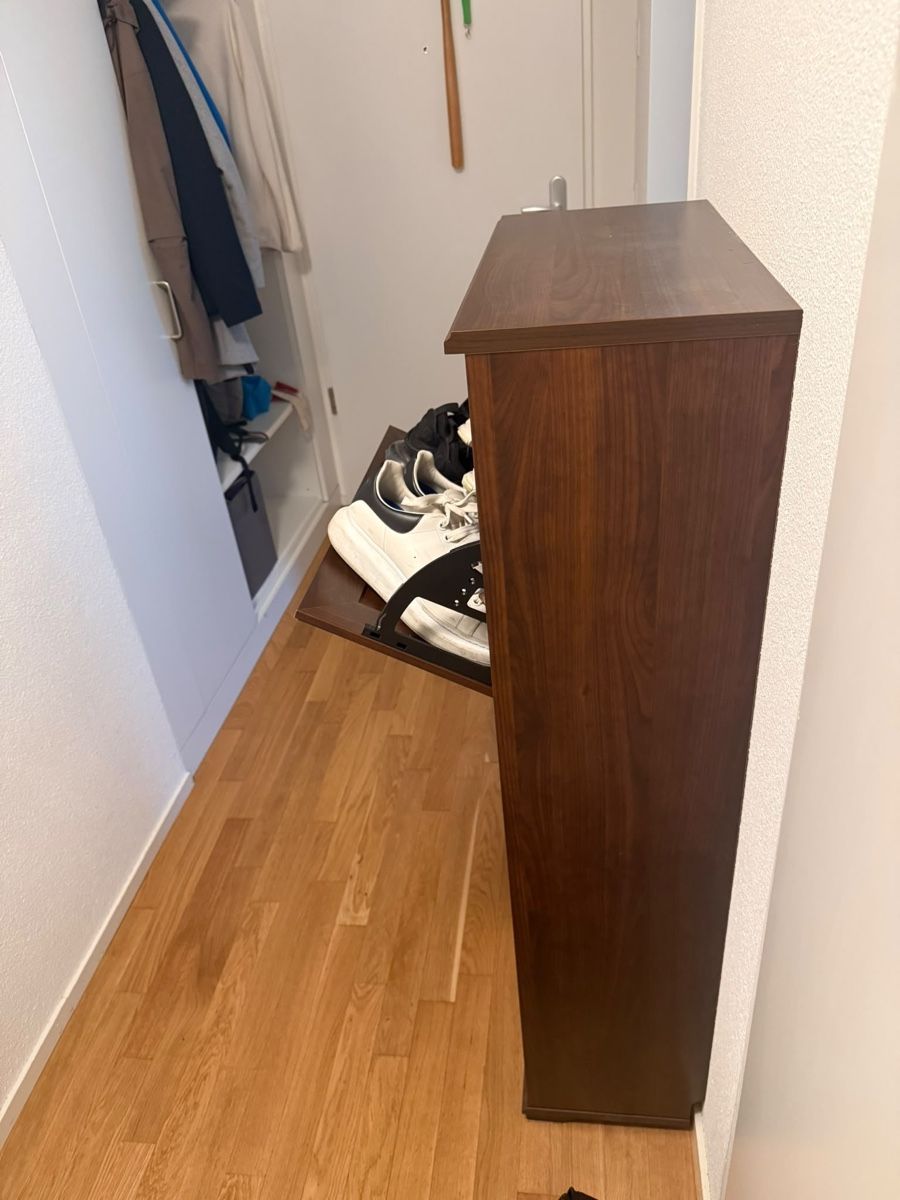 Armoires: Schuhschrank Brusali braun mit Ablagefach – D'occasion à Dottikon par luc_zd8x 1
