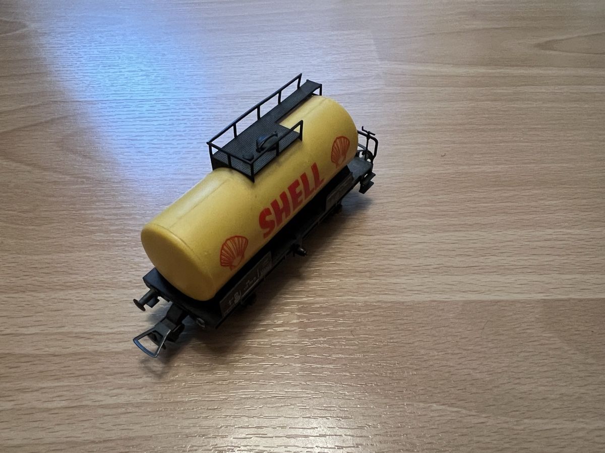 Fleischmann Modellini di ferrovie: Fleischmann Kesselwagen Shell – Usato da Gisikon venduto da ram_78bx 3