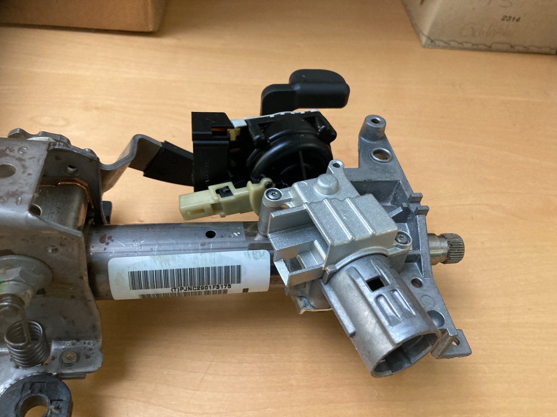 Chrysler Tutti pezzi di ricambio auto: Chrysler PT Cruiser Lenksäule - Mopar 04690697AG – Nuovo e nell'imballaggio originale da Cham venduto da WB2223 3