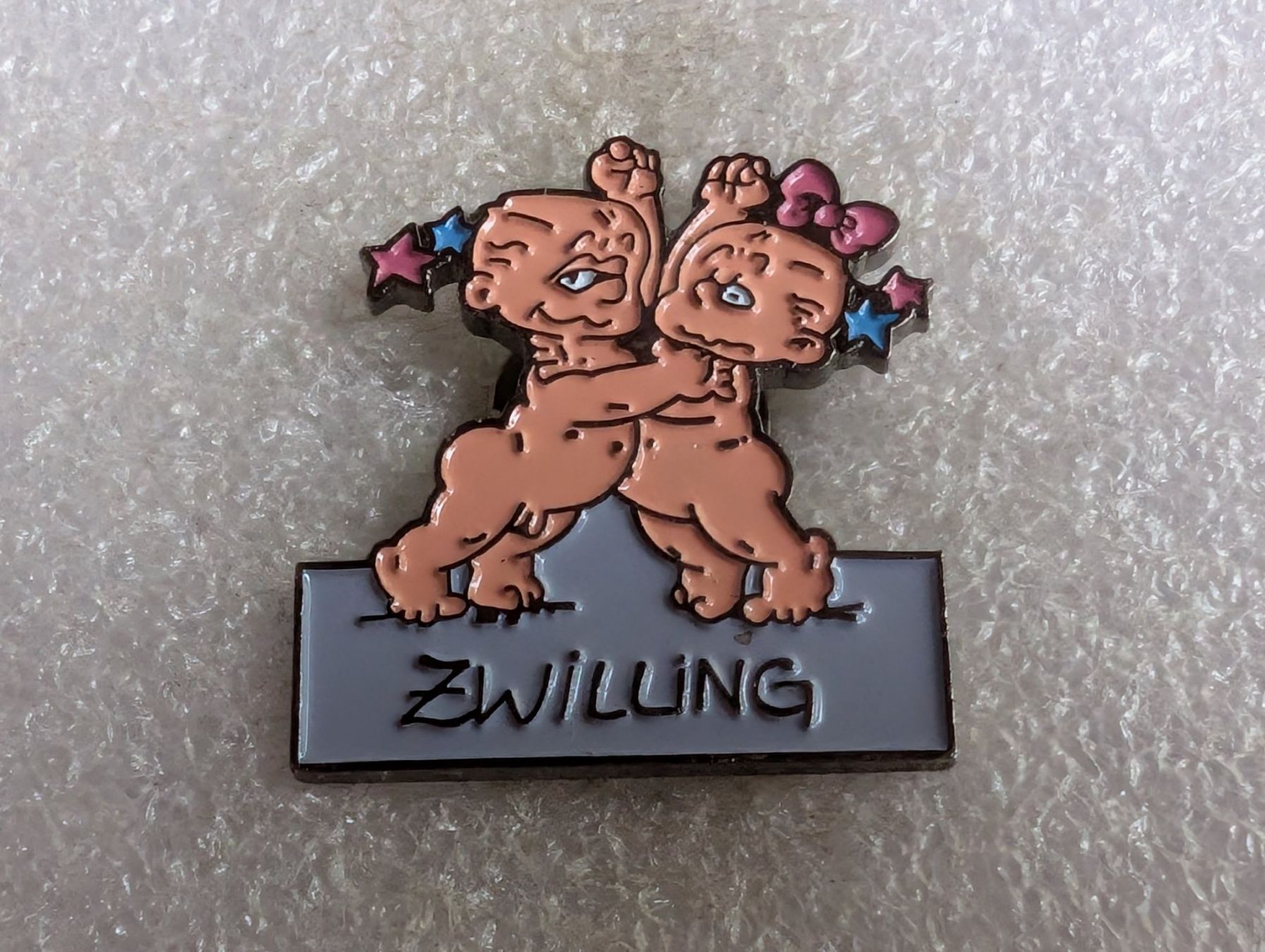 Plaketten & Abzeichen: Ansteckpin 160: Sternzeichen – Gebraucht aus Oppligen von Pin-Fall-Shop