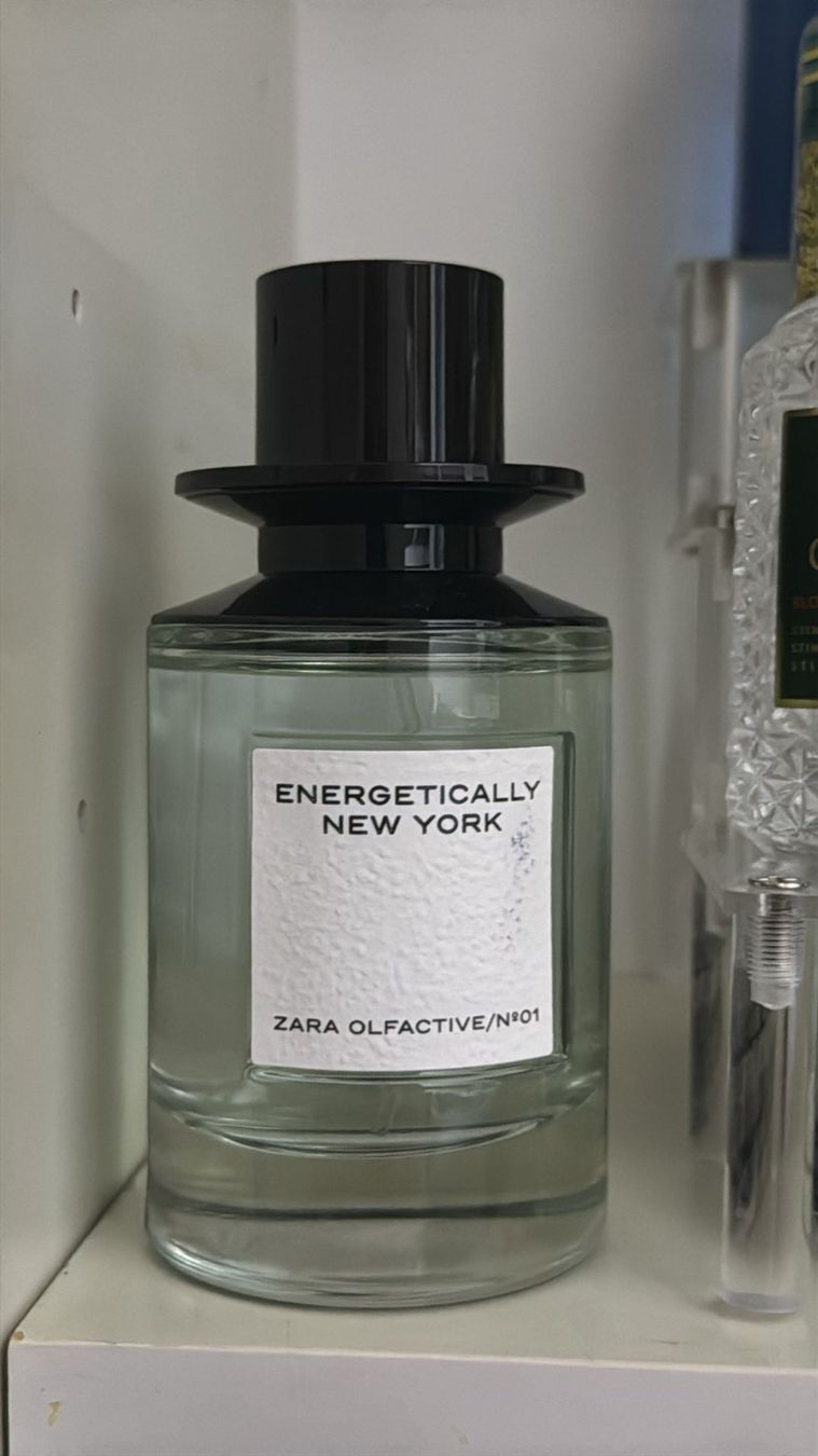 Zara Parfum & Eau de Toilette: Zara Energetically New York Santal 33 - 2ml - Tester/Sample – Gebraucht aus Bellinzona von francescouv