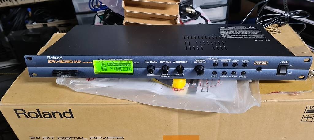 Strumenti musicali: Roland SRV 3030 24-bit Digital Reverb – Usato da Wallisellen venduto da Daijga