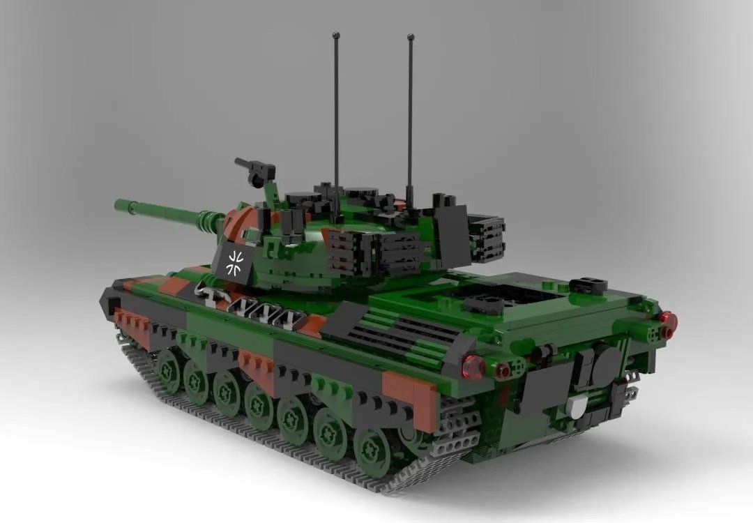 Xingbao Kit di costruzioni: Xingbao XB-06049 Kampfpanzer Leopard I, 1:30 – Usato da Basel venduto da SwissBrickBank 3